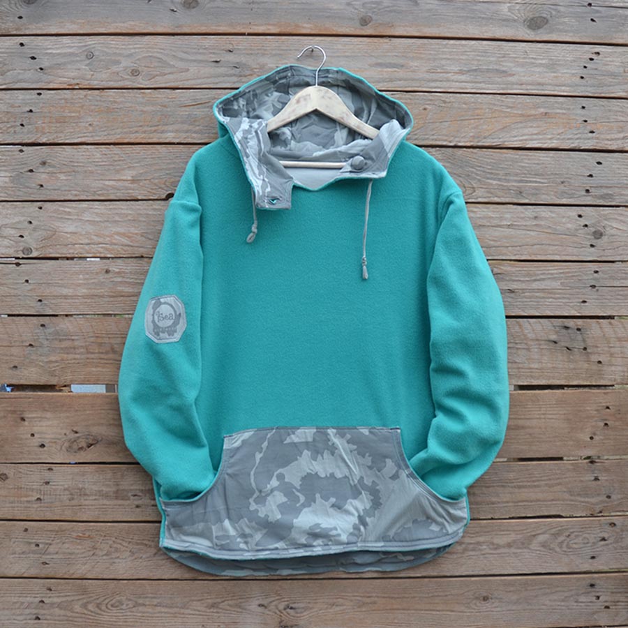 Front fleece Men's reversible hoody size large in jade and grey